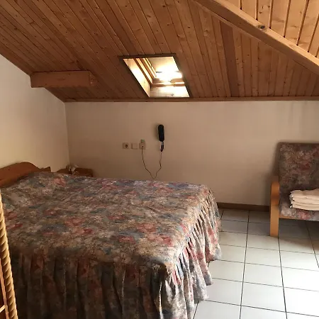 Bed & Breakfast Via *